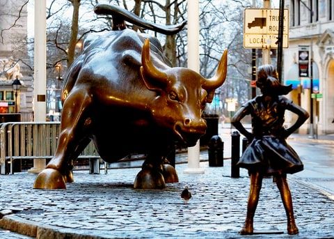 Charging Bull statue on Wall Street