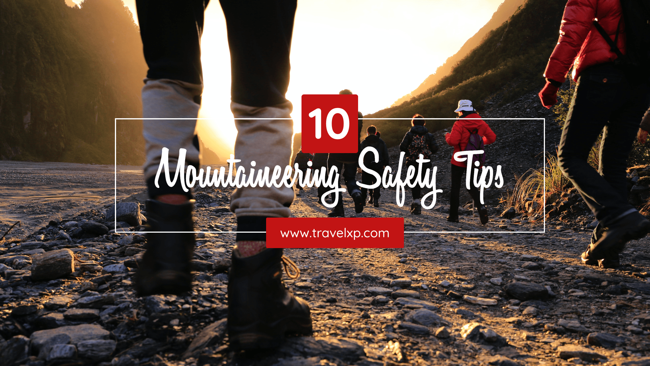 people-walking-on-mountain-mountaineering-blog-banner-template-thumbnail-img